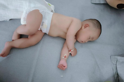 改则宝宝咳嗽发烧拉肚子